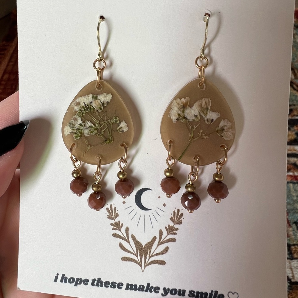 pressed flower earrings - Picture 2 of 3